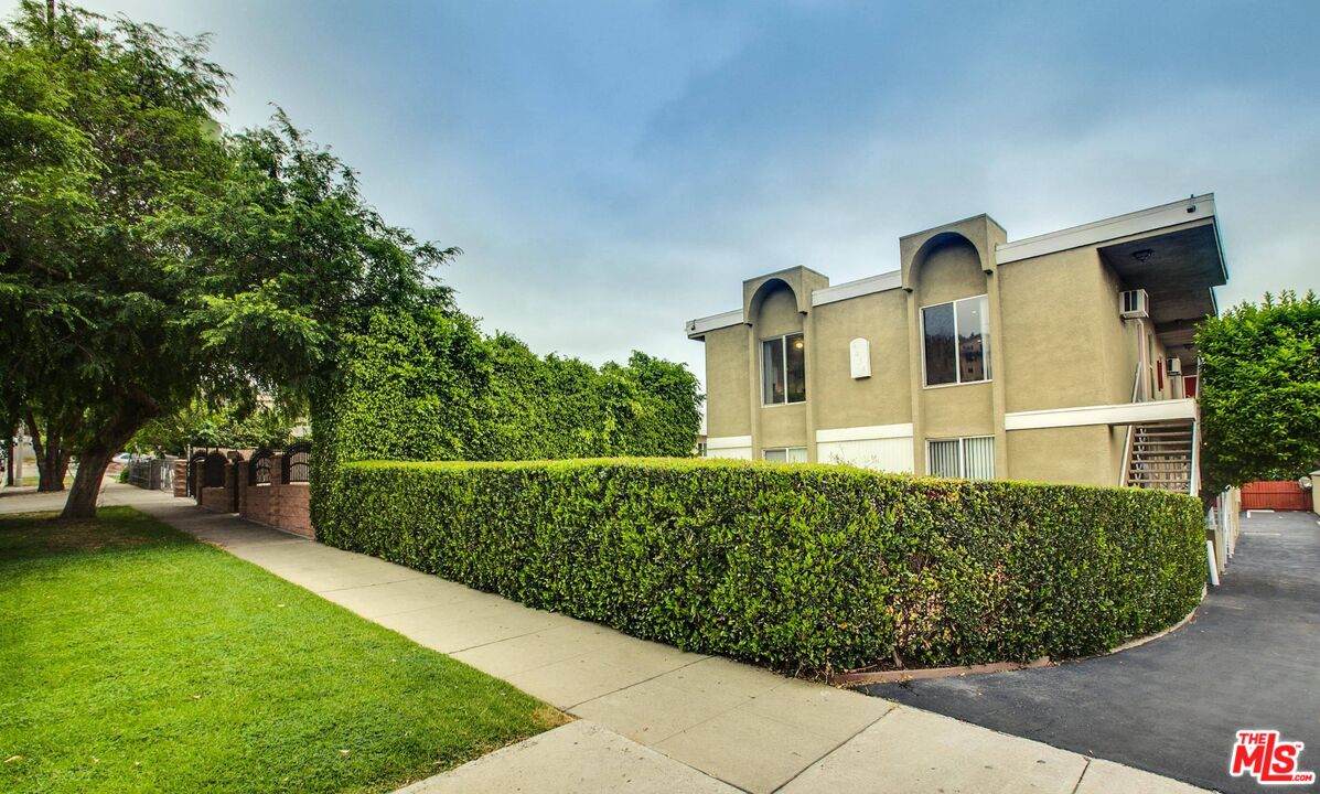 4434 Lowell Ave - Photo 1