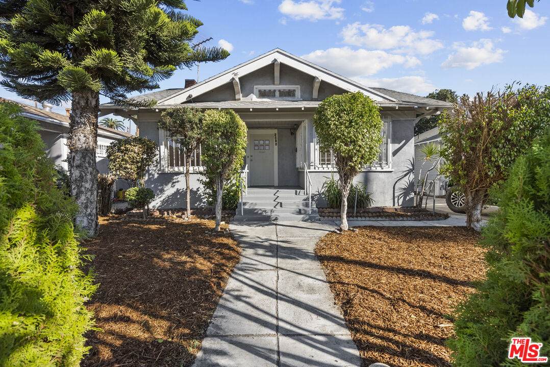 4816 Van Ness Ave - Photo 1