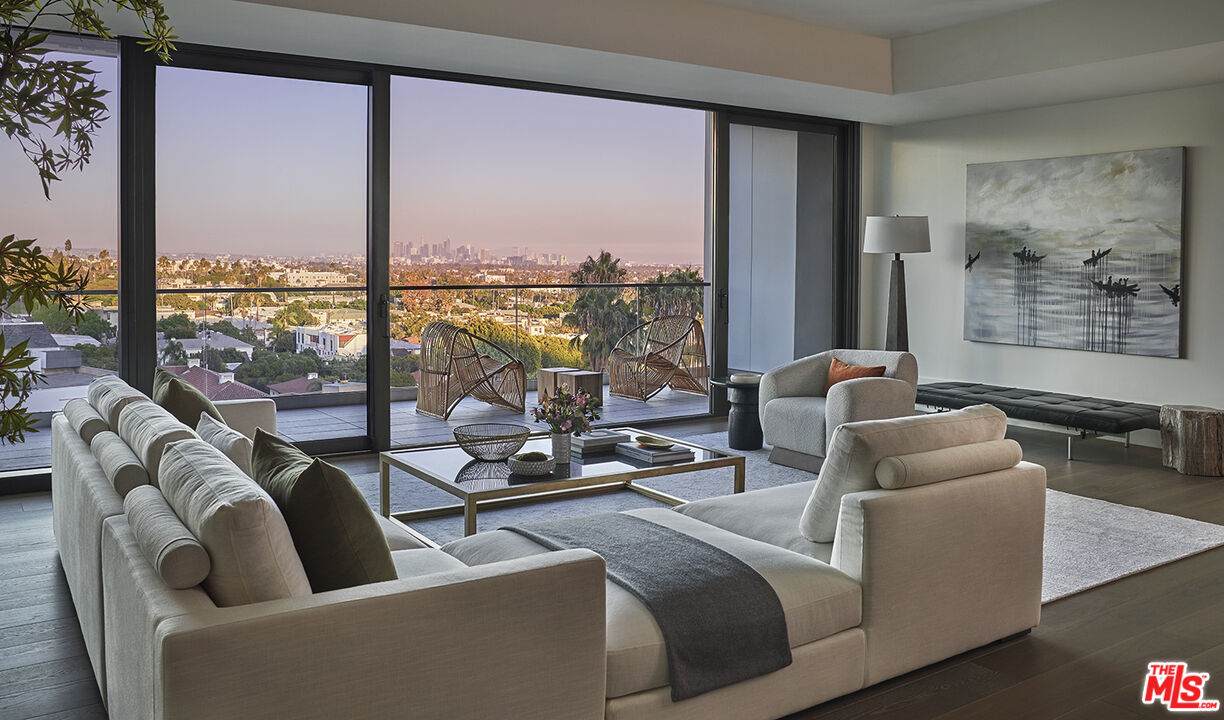 8420 Sunset Blvd - Photo 1