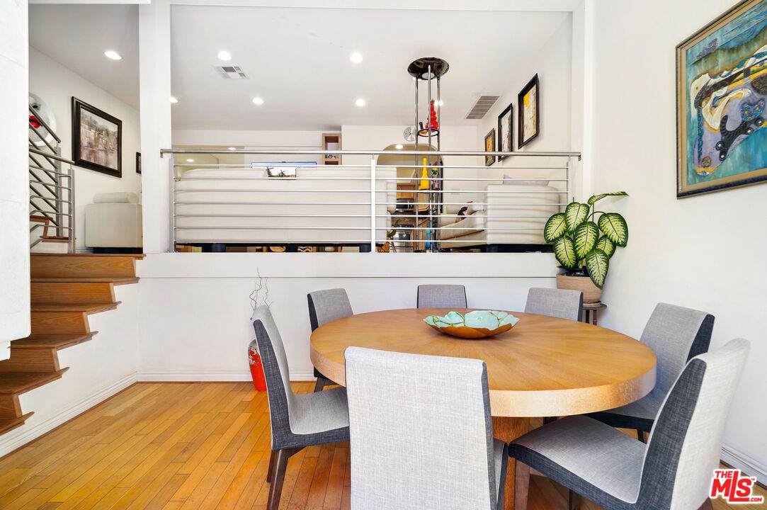 11912 Riverside Dr - Photo 1