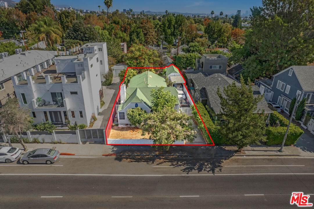 1332 Fairfax Ave - Photo 1