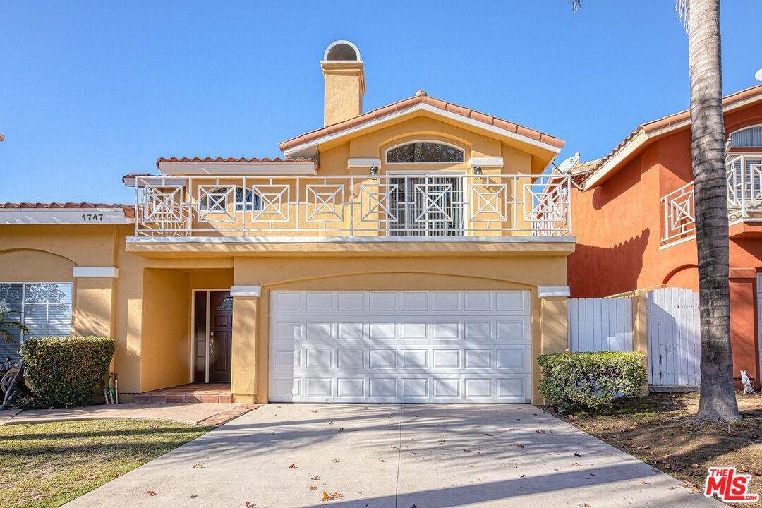 1747 Arlington Ave - Photo 1