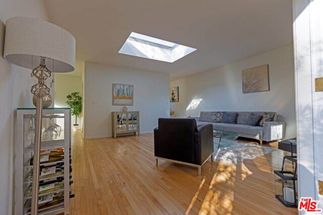 1643 Beverly Glen Blvd - Photo 1