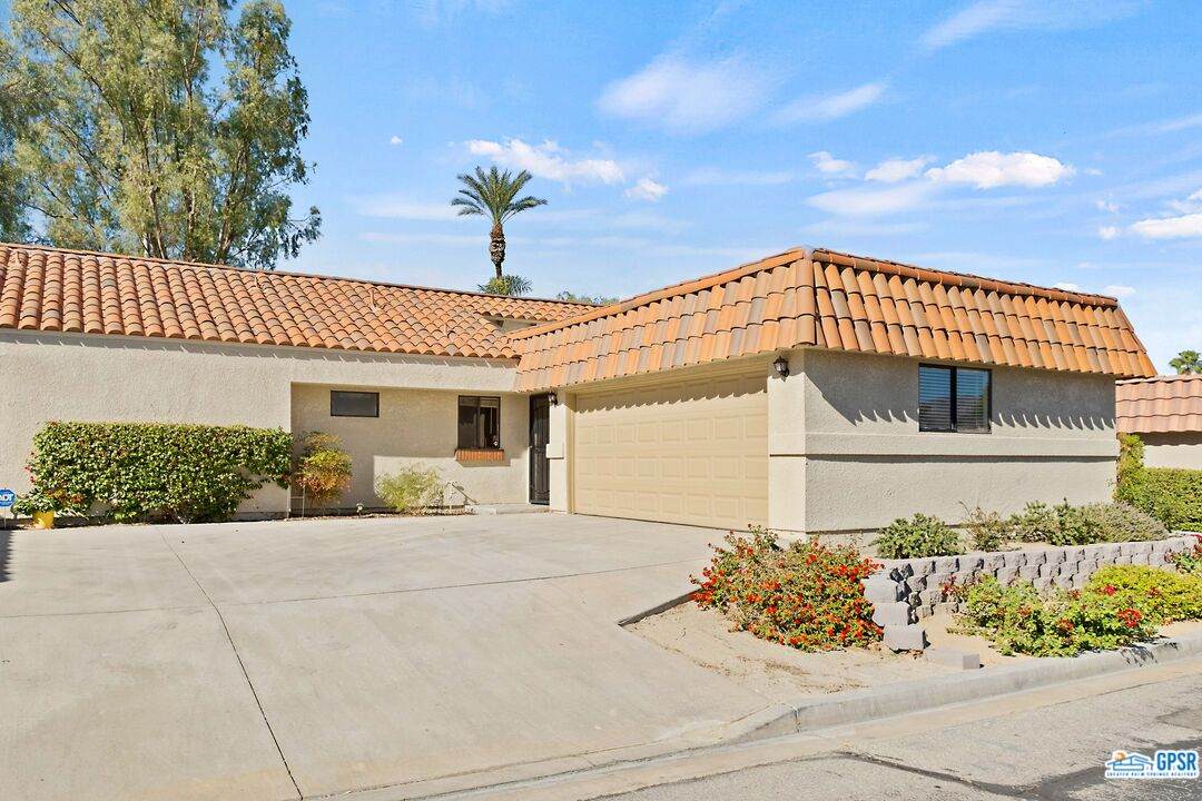 40969 Inverness Way - Photo 1