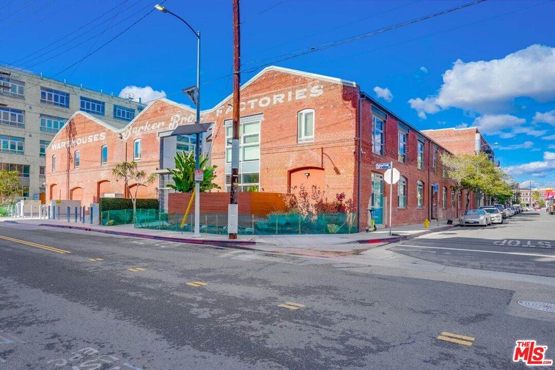 527 Molino St - Photo 1