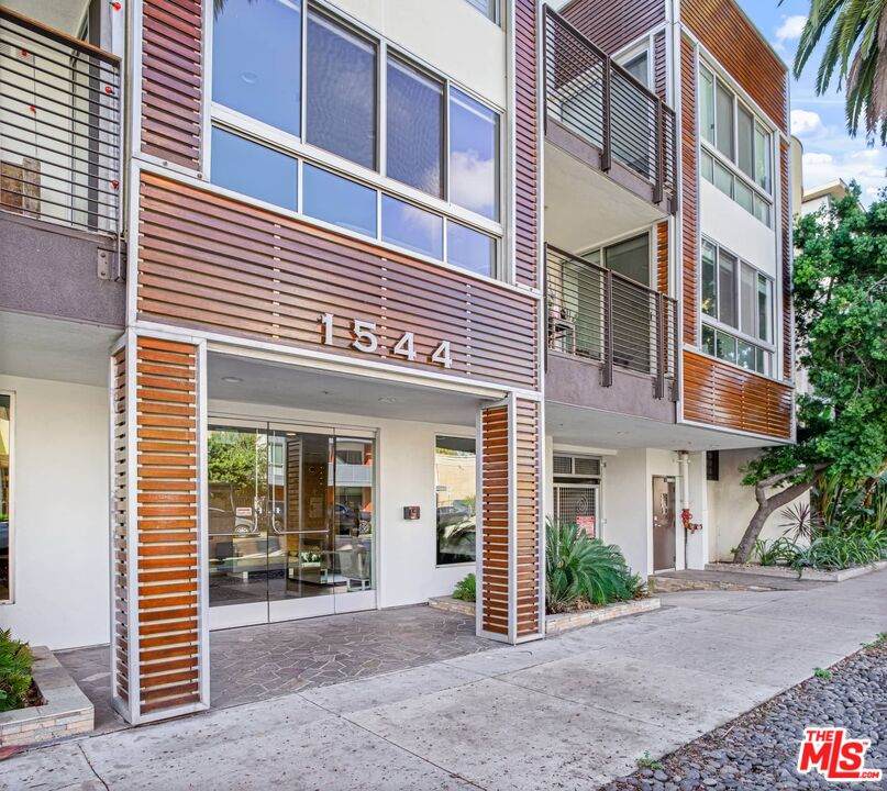 1544 7th St - Photo 1