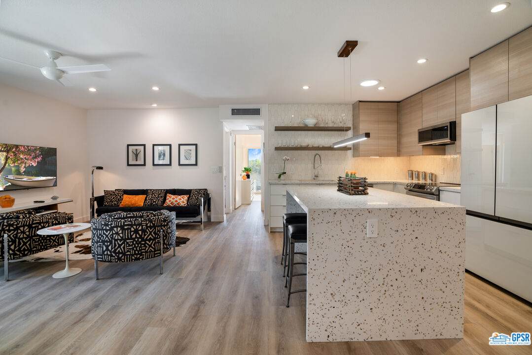 1501 Sunflower Cir - Photo 1