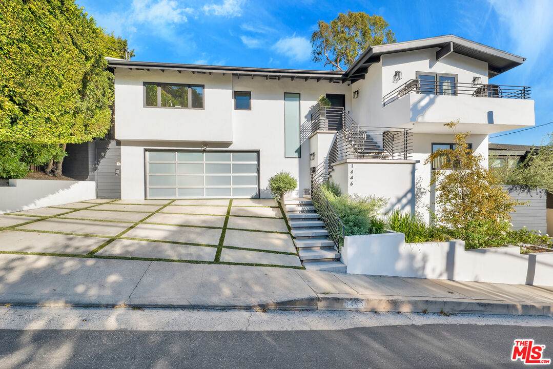 1446 Kings Rd - Photo 1