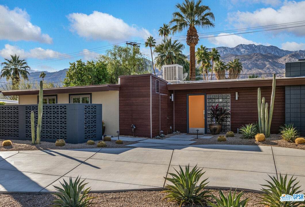 241 Farrell Dr - Photo 1