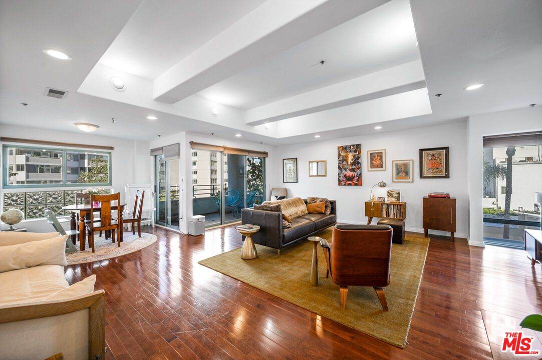 10336 Wilshire Blvd - Photo 1