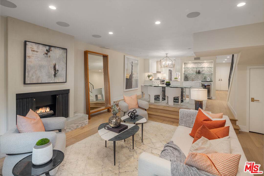 1850 Midvale Ave - Photo 1