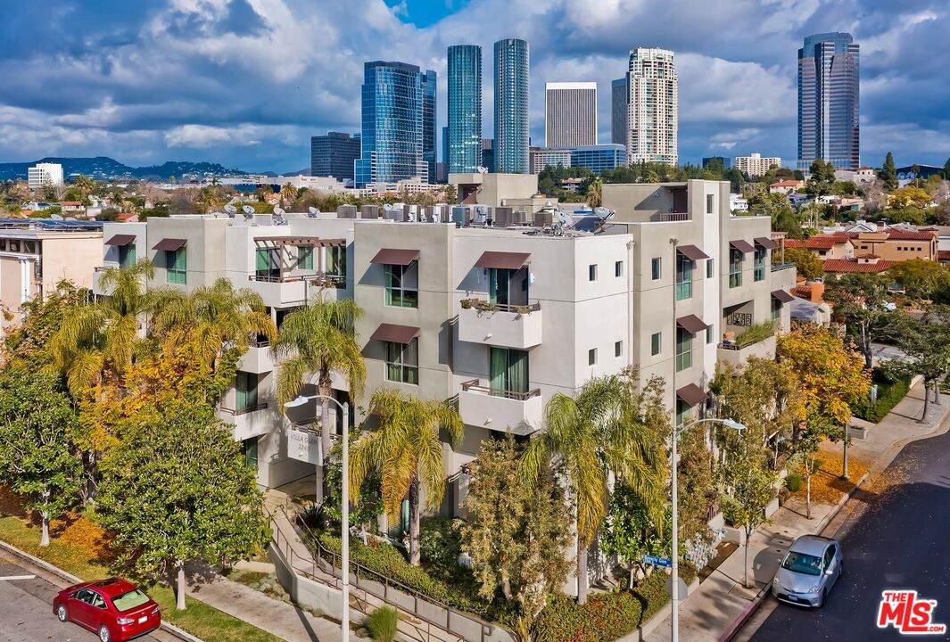 2240 Beverly Glen Blvd - Photo 1
