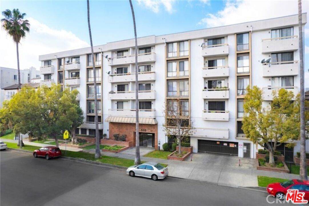 533 St Andrews Pl - Photo 1