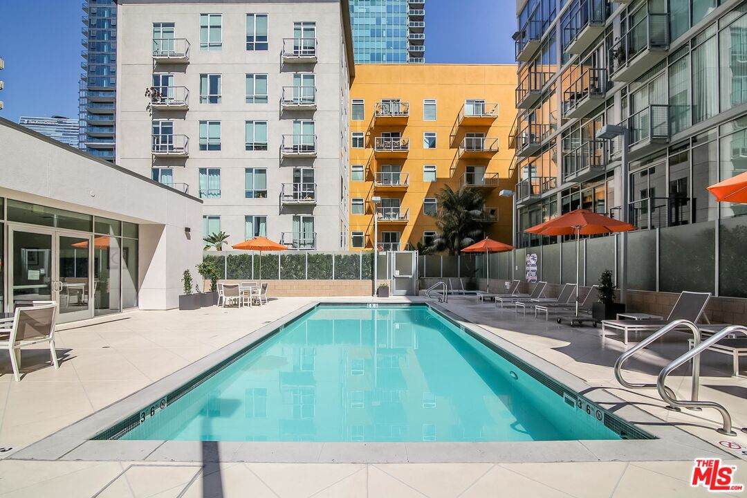645 9th St - Photo 1
