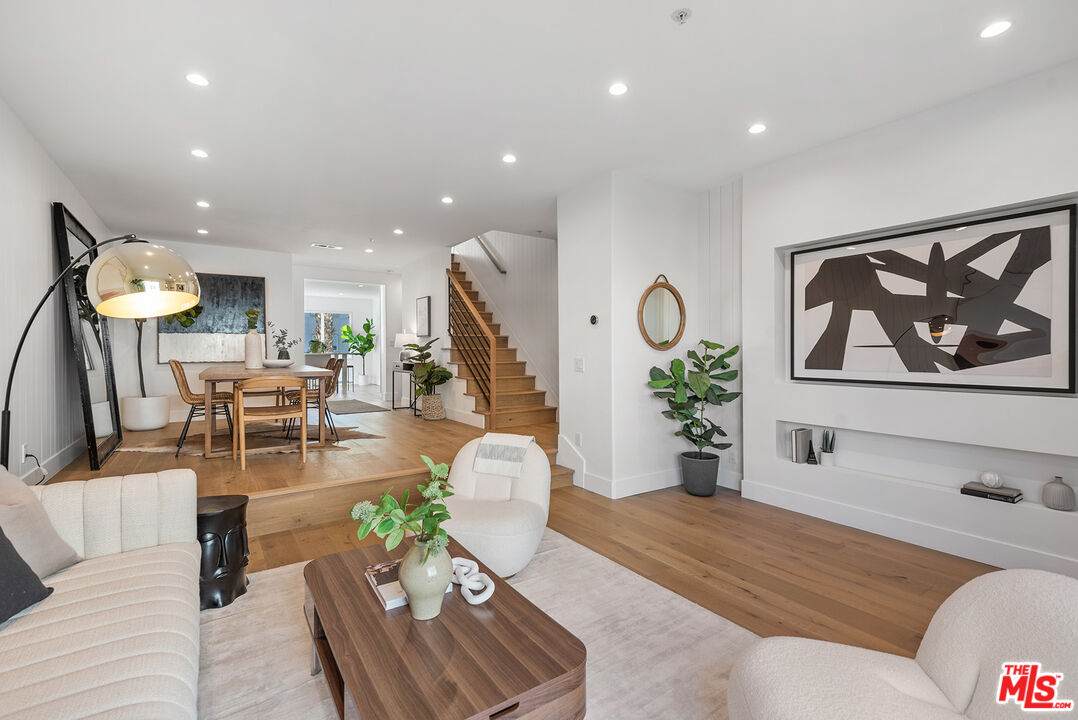 7503 Hannum Ave - Photo 1
