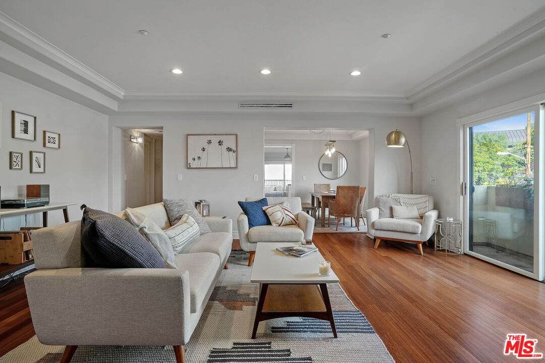 871 Granville Ave - Photo 1