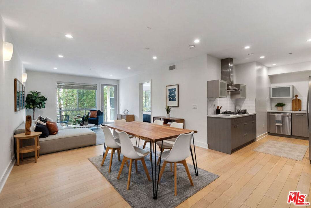 600 Ridgeley Dr - Photo 1