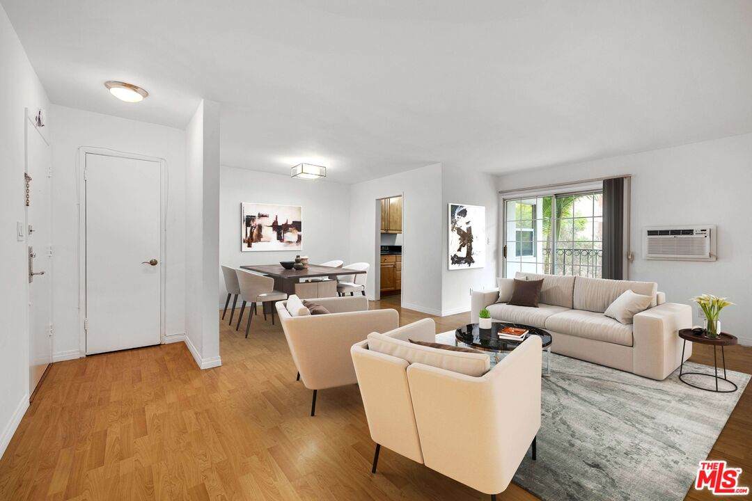 625 Flores St - Photo 1