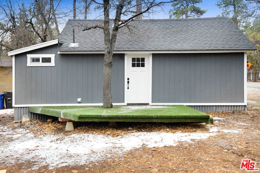 671 Sunset Ln - Photo 1