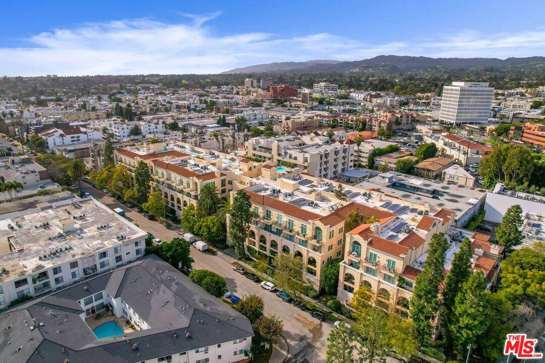 11500 San Vicente Blvd - Photo 1