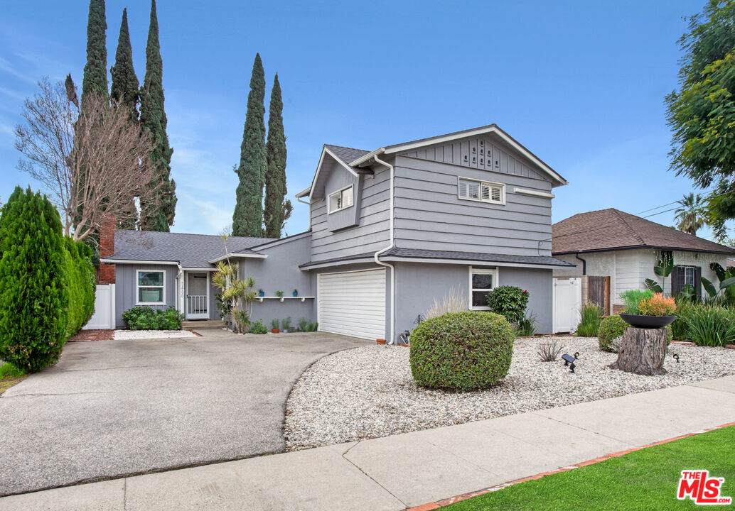 14330 Runnymede St - Photo 1