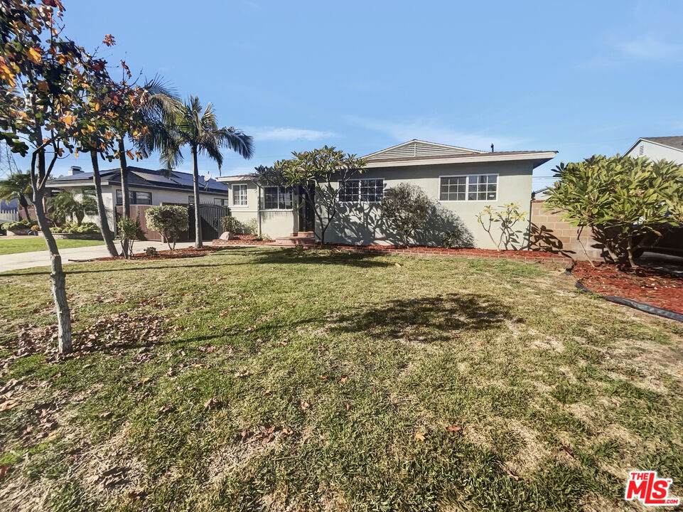 9833 Guatemala Ave - Photo 1