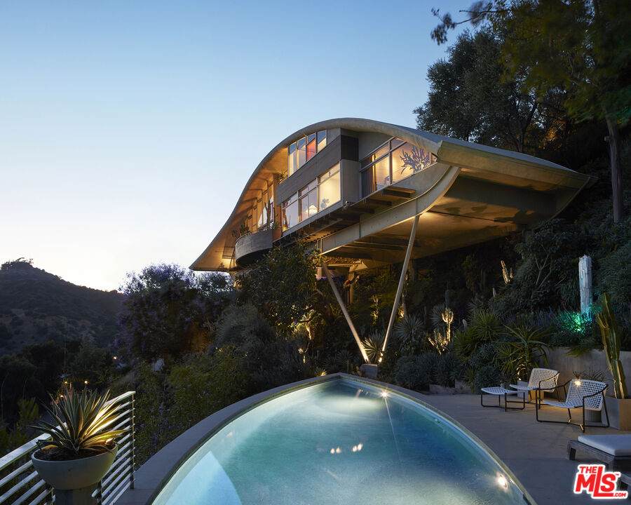 7436 Mulholland Dr - Photo 1
