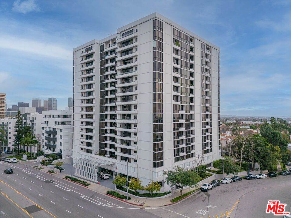 10660 Wilshire Blvd - Photo 1
