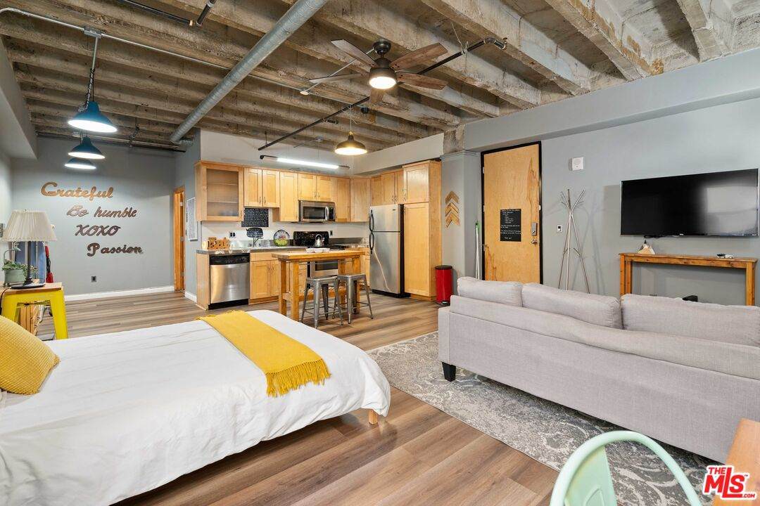 312 5th St - Photo 1