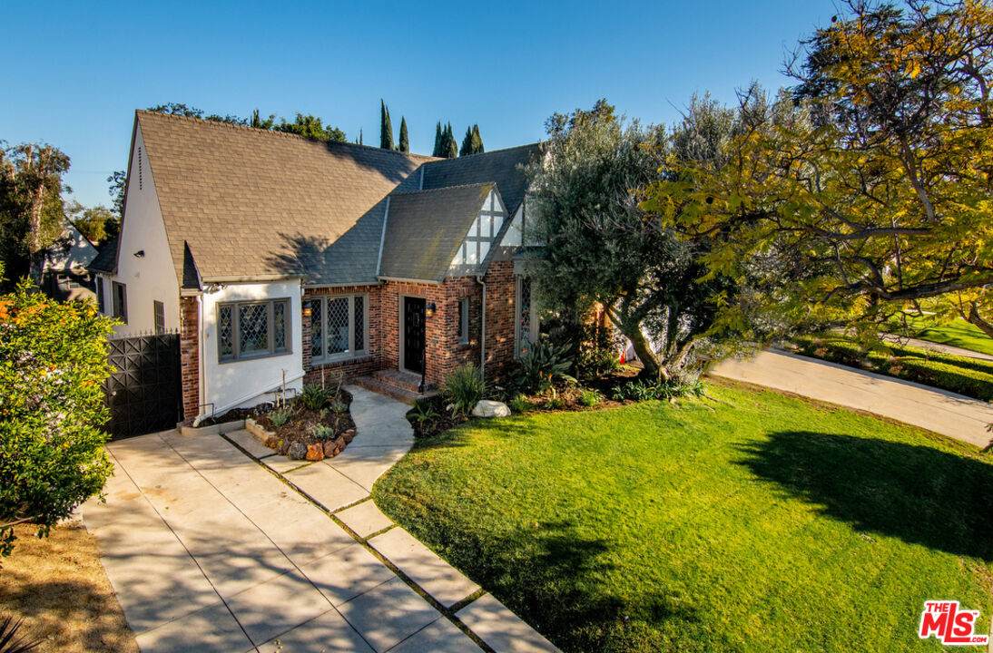 150 Fuller Ave - Photo 1