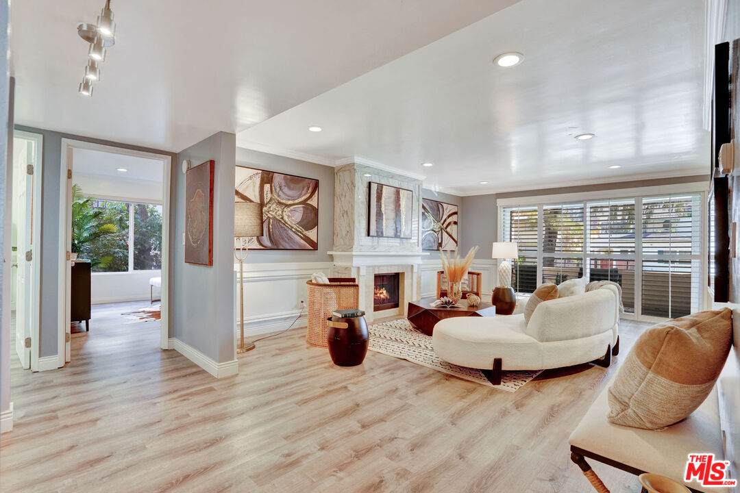 225 Tower Dr - Photo 1