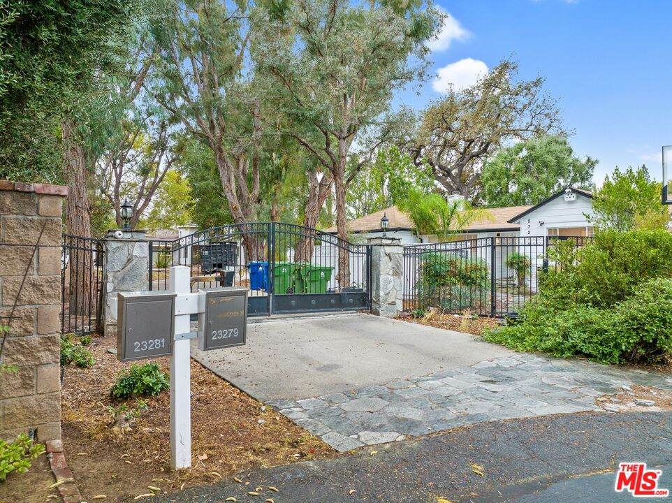 23281 Leonora Dr - Photo 1
