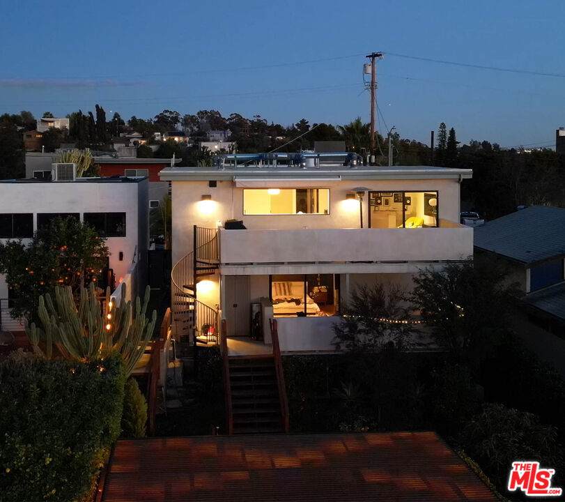 1907 Alvarado St - Photo 1