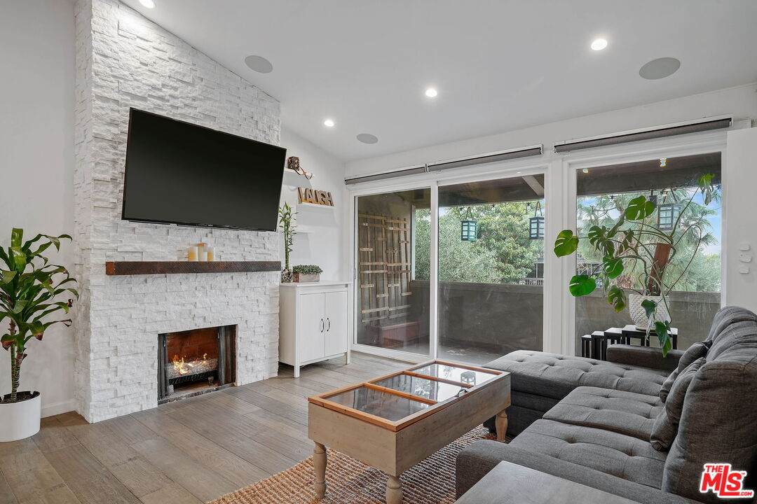 6605 Green Valley Cir - Photo 1