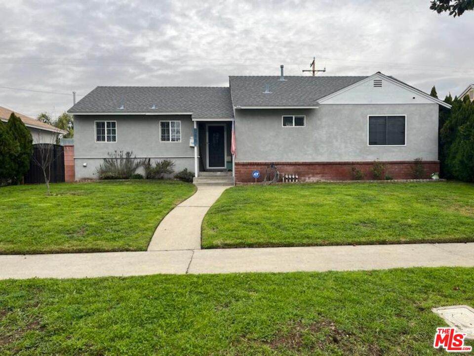 385 Bonita Ave - Photo 1