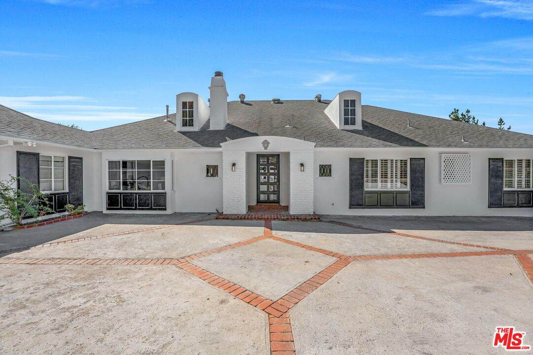 949 Norman Pl - Photo 1