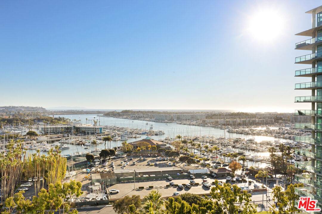 13650 Marina Pointe Dr - Photo 1