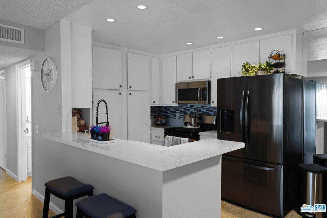 31200 Landau Blvd - Photo 1