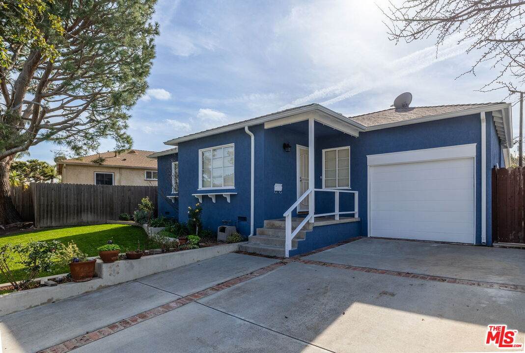 5556 79th St - Photo 1