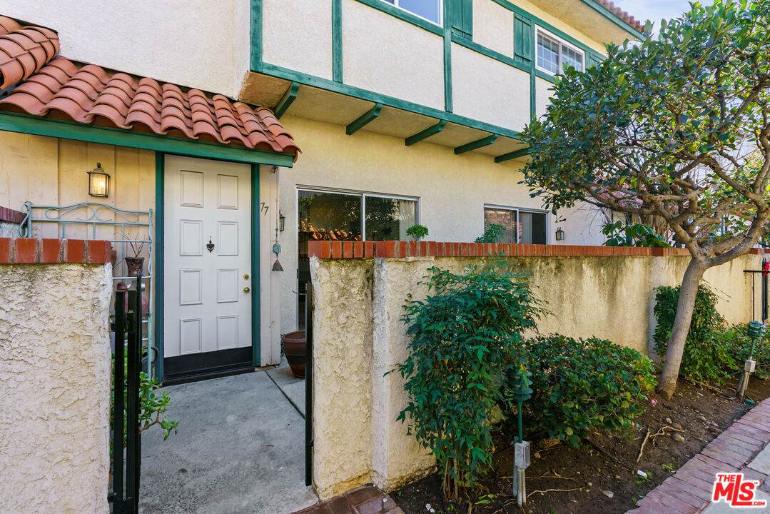 10030 Owensmouth Ave - Photo 1