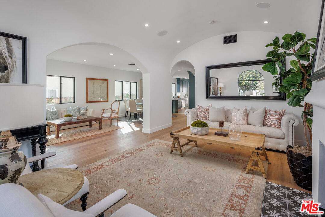 913 Mullen Ave - Photo 1