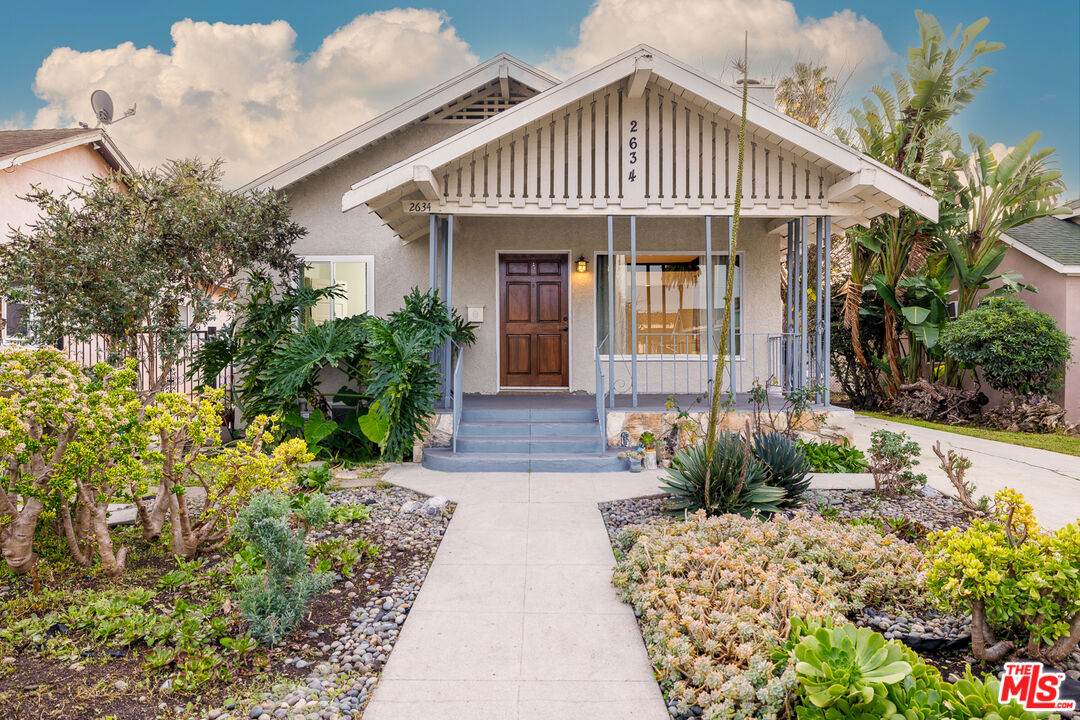 2634 Harcourt Ave - Photo 1