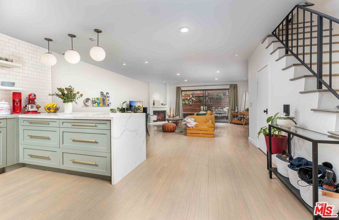 1823 11th St - Photo 1