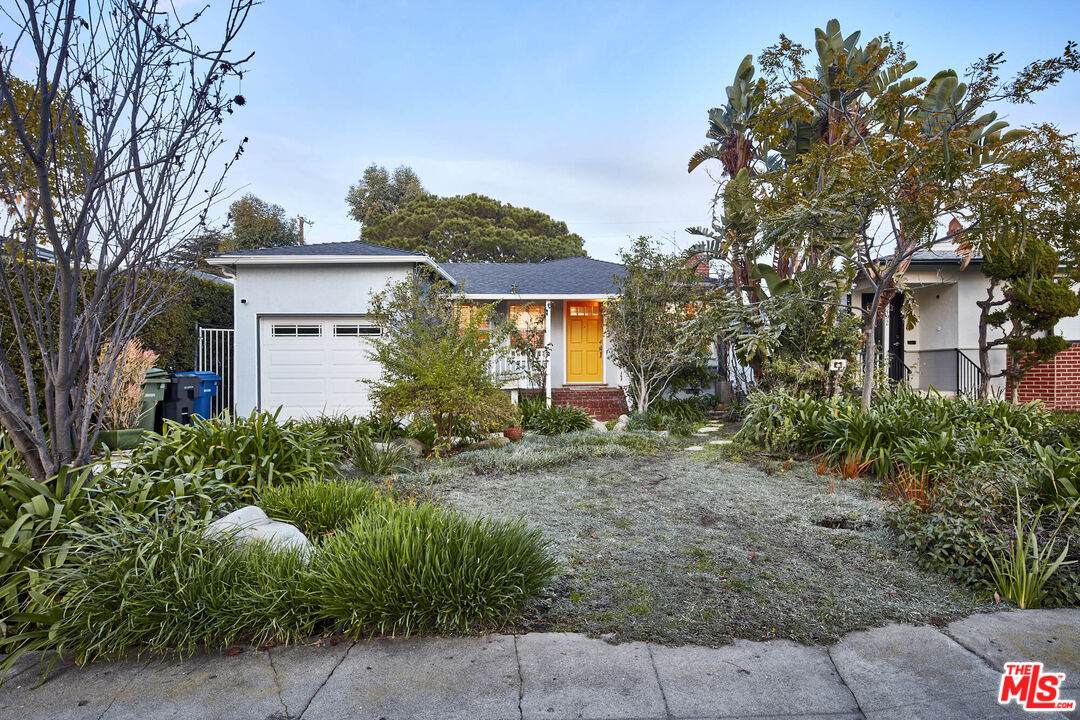 3488 Rosewood Ave - Photo 1