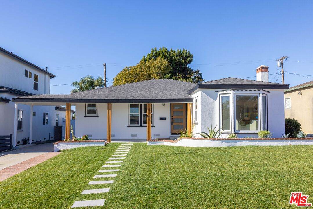 8419 Truxton Ave - Photo 1