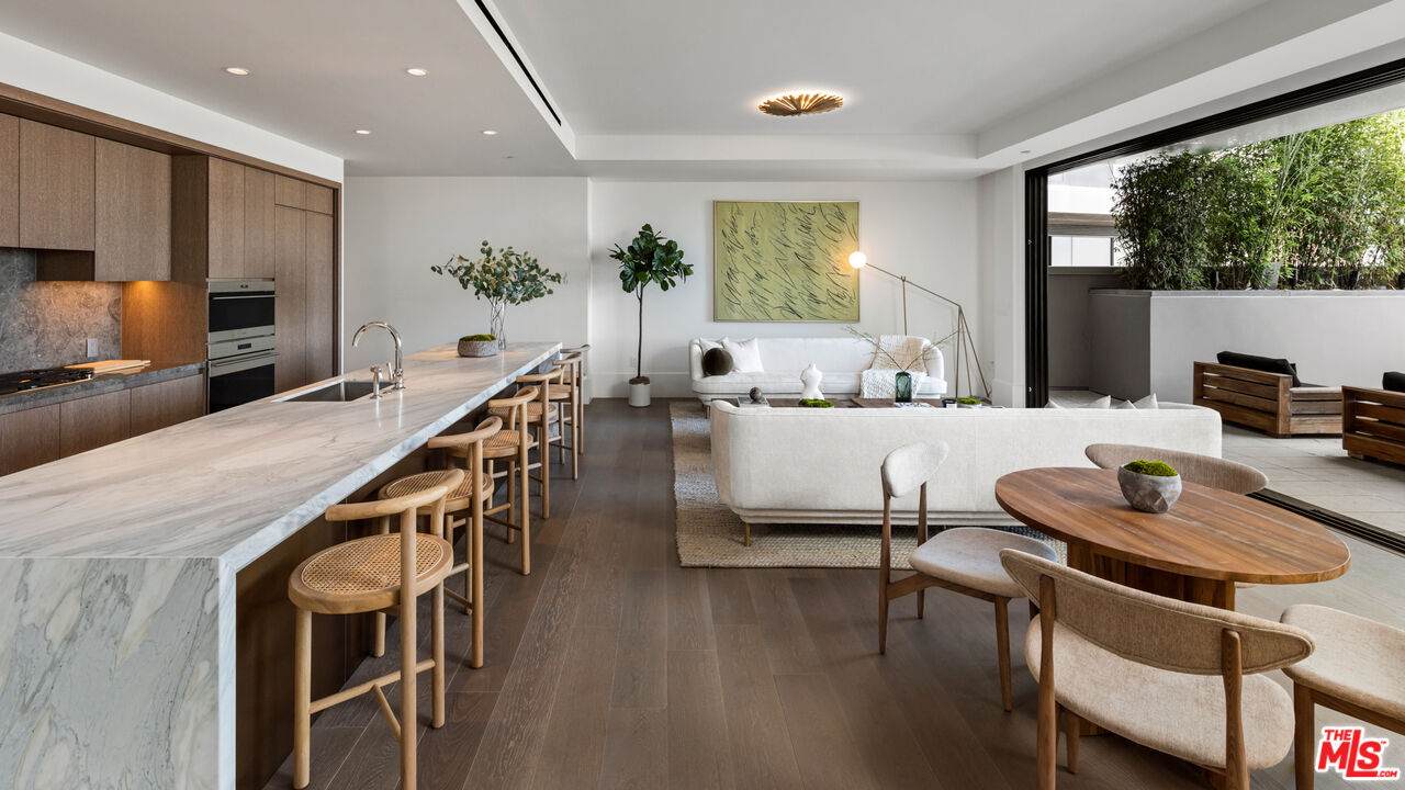 8420 Sunset Blvd - Photo 1