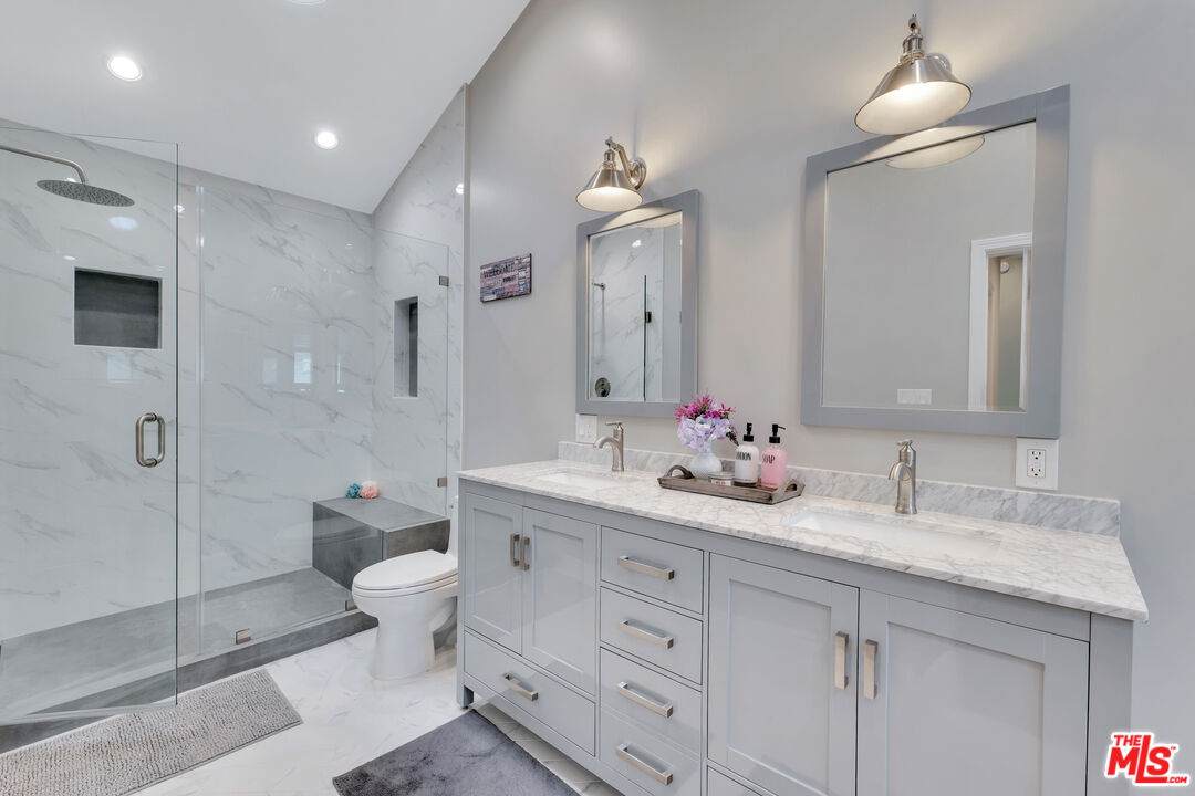 4242 Van Nuys Blvd - Photo 1