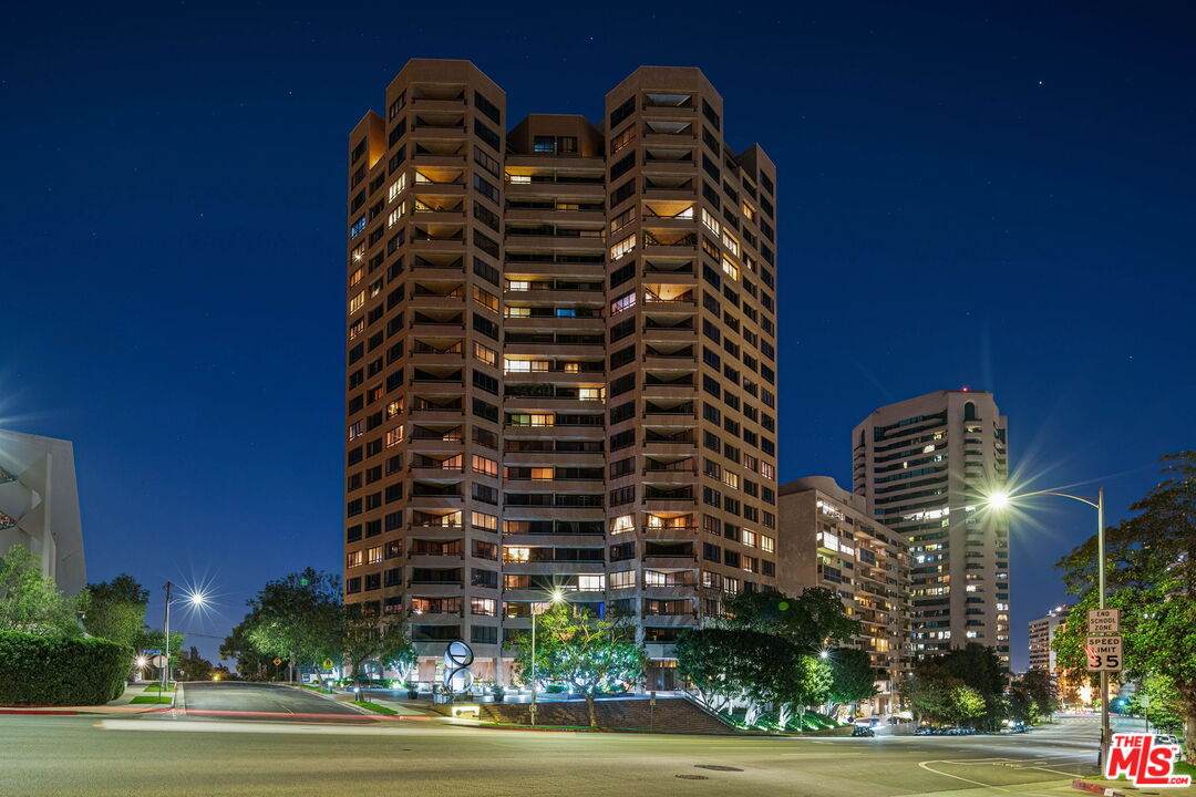 10430 Wilshire Blvd - Photo 1