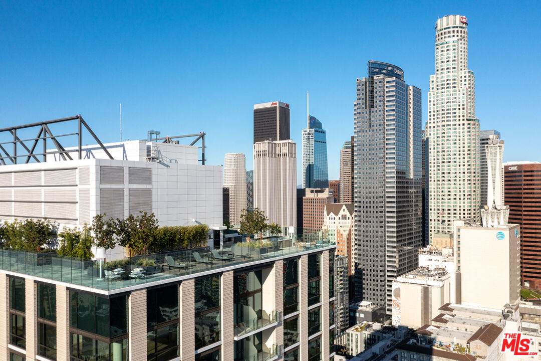 400 Broadway Ave - Photo 1