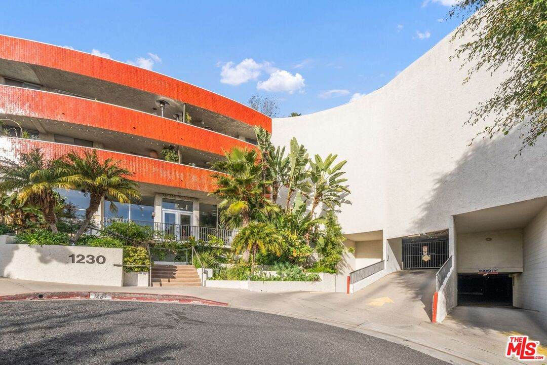 1230 Horn Ave - Photo 1